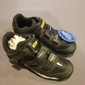 NWT - Mavic Cycling Shoes, No Cleats, Men's Size 6 /Women's Size 7